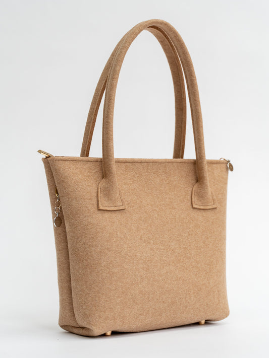 FINE FELT *G* Shoulder-Bag in Tulpenform, karamell