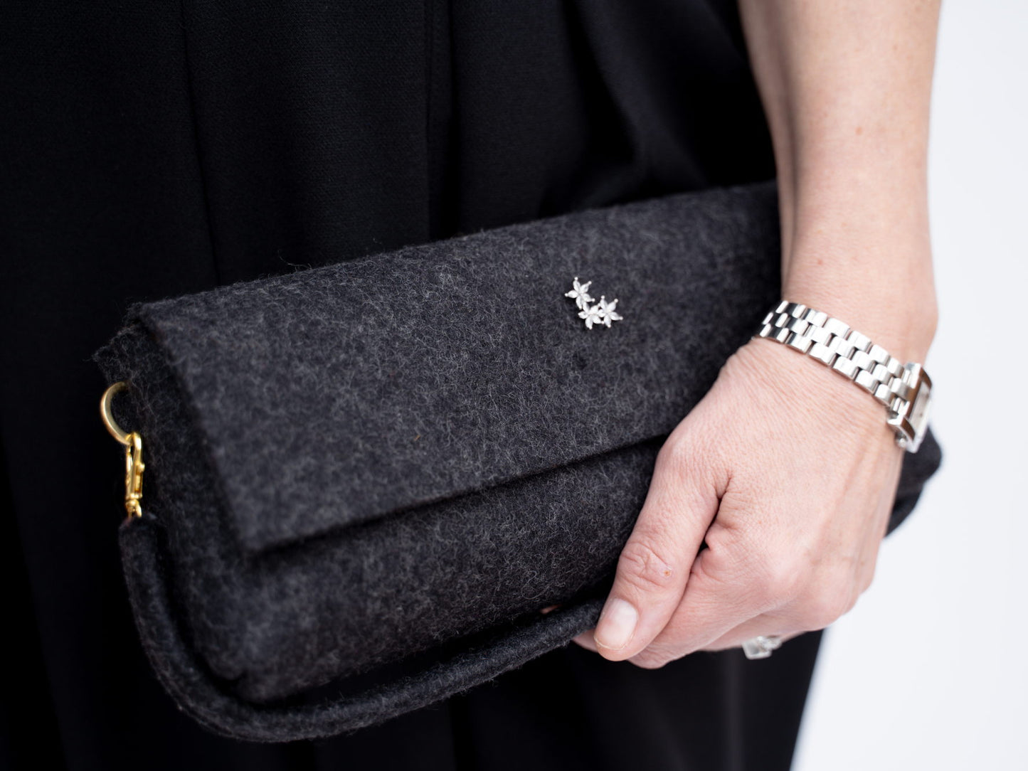 FINE FELT *D* die Mini-Pochettes-Clutch, anthrazit-meliert