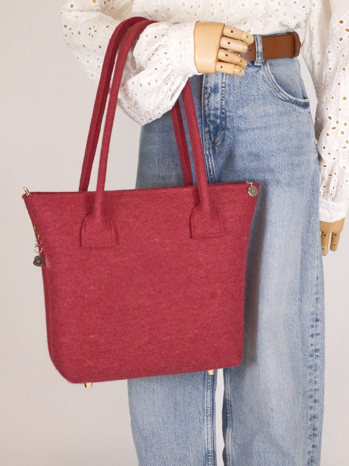 FINE FELT *G* Shoulder-Bag in Tuplenform, weinrot