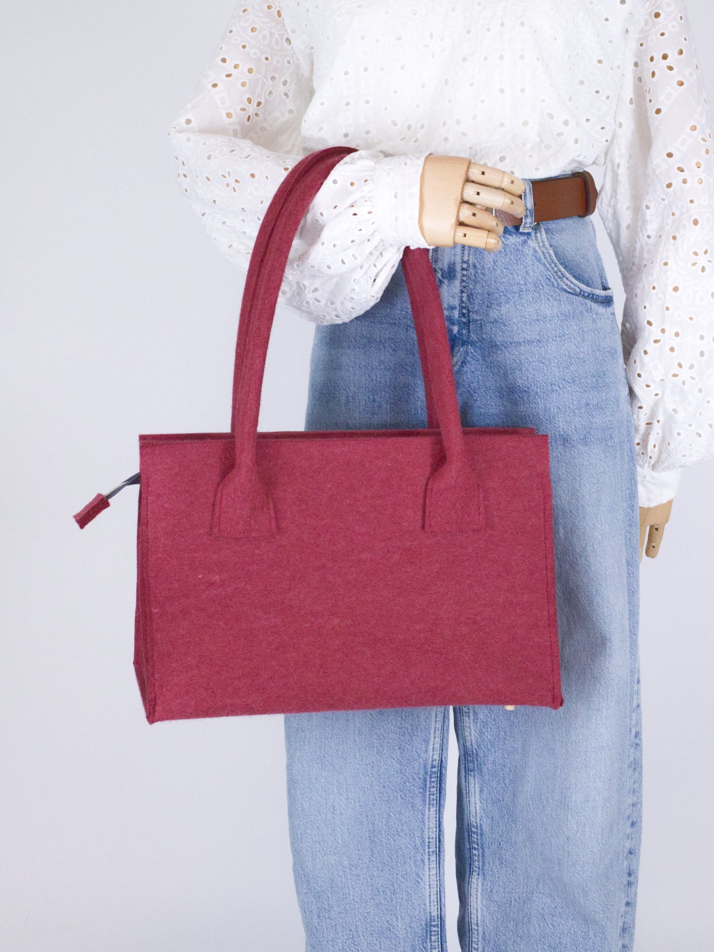 FINE FELT *L* Shoulder-Bag, weinrot