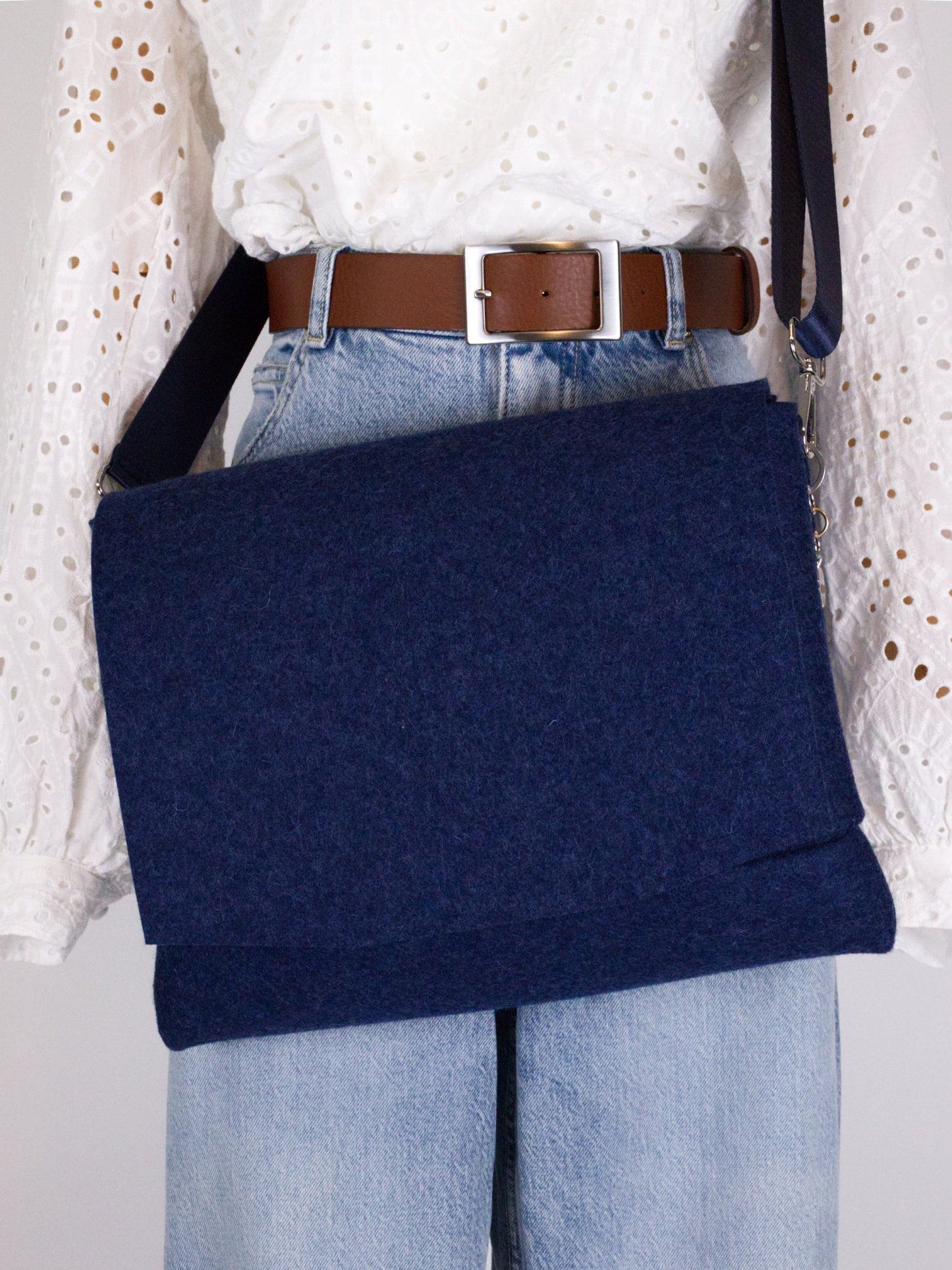 FINE FELT *C* die Cross-Body-Bag, dunkelblau-melange