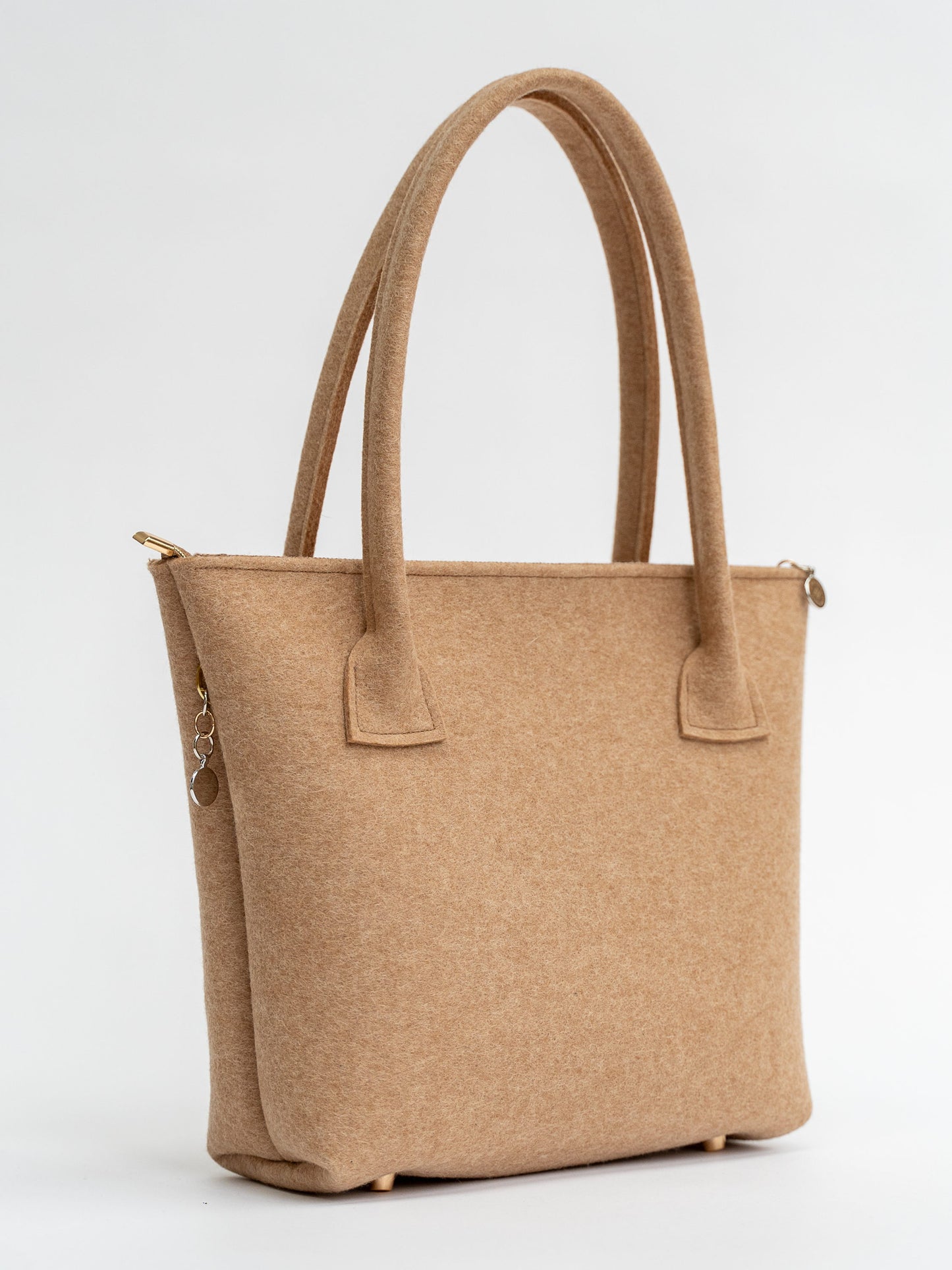 FINE FELT *G* Shoulder-Bag in Tulpenform, karamell
