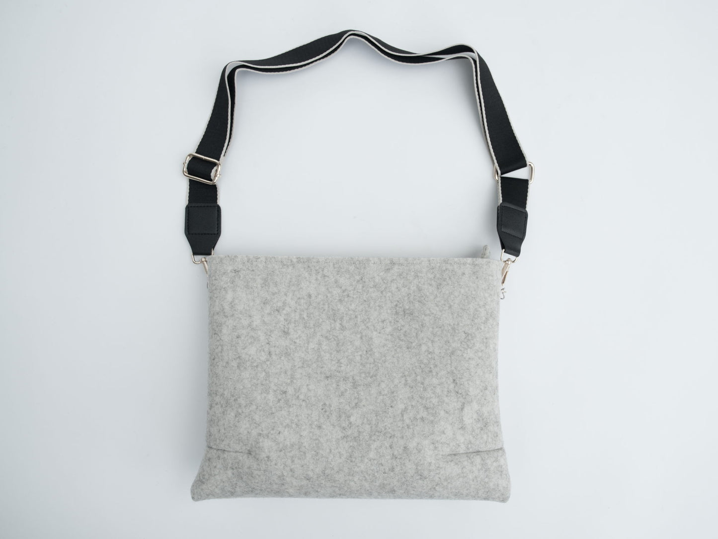 FINE FELT *C* die Cross-Body-Bag, hellgrau-meliert