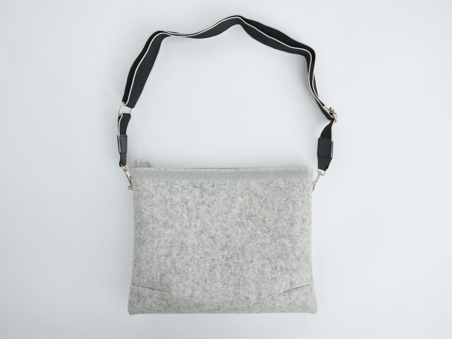 FINE FELT *C* die Cross-Body-Bag, hellgrau-meliert