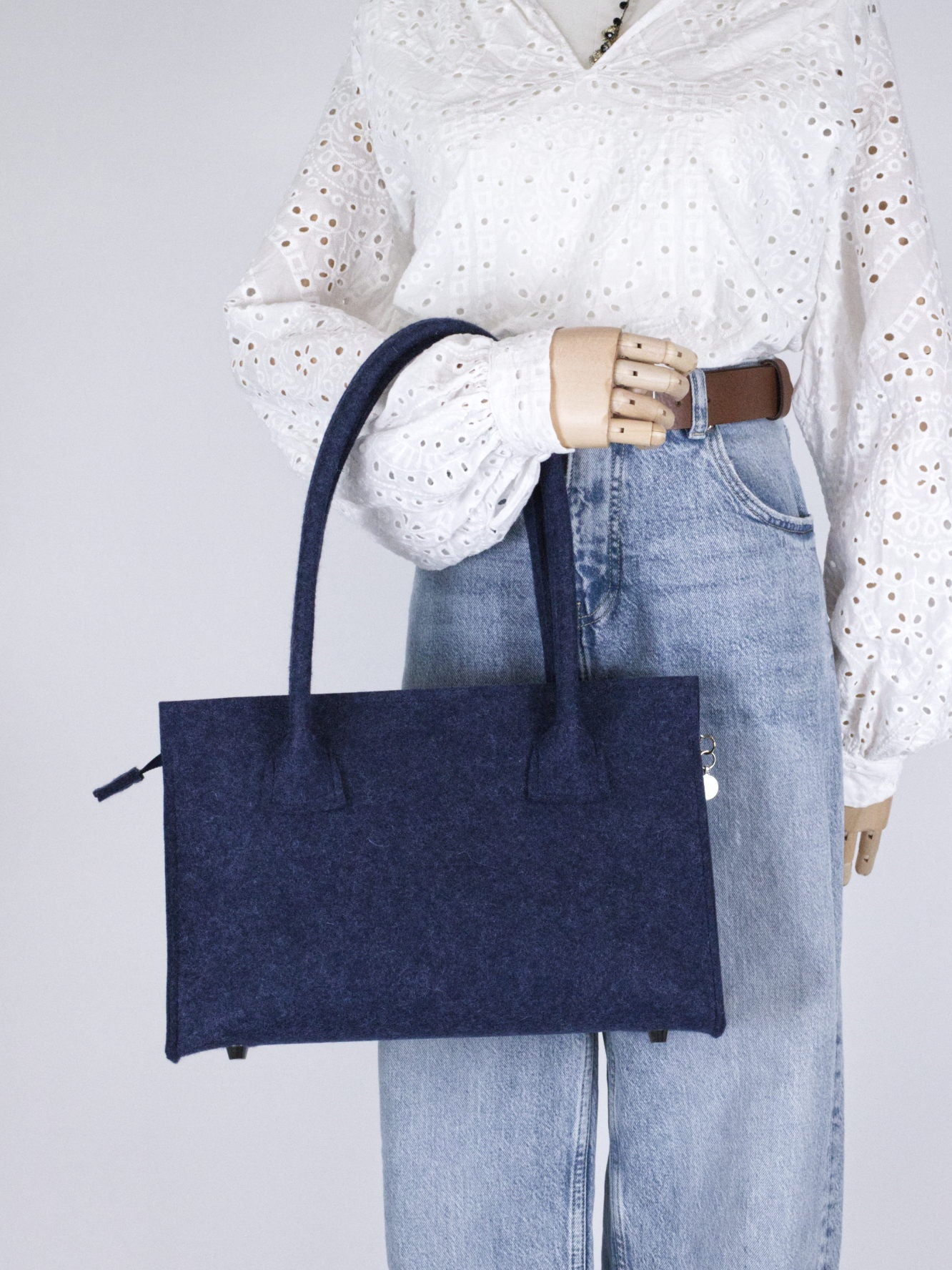 FINE FELT *L* Shoulder-Bag, dunkelblau-meliert