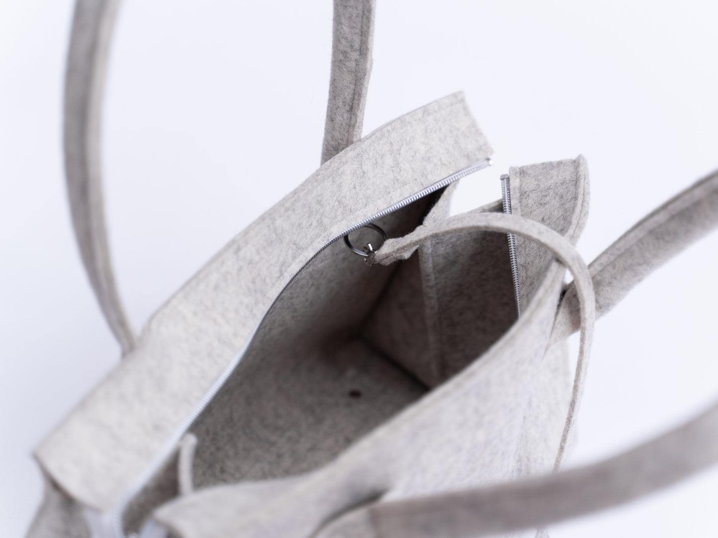 FINE FELT *L* Shoulder-Bag, hellgrau-melange