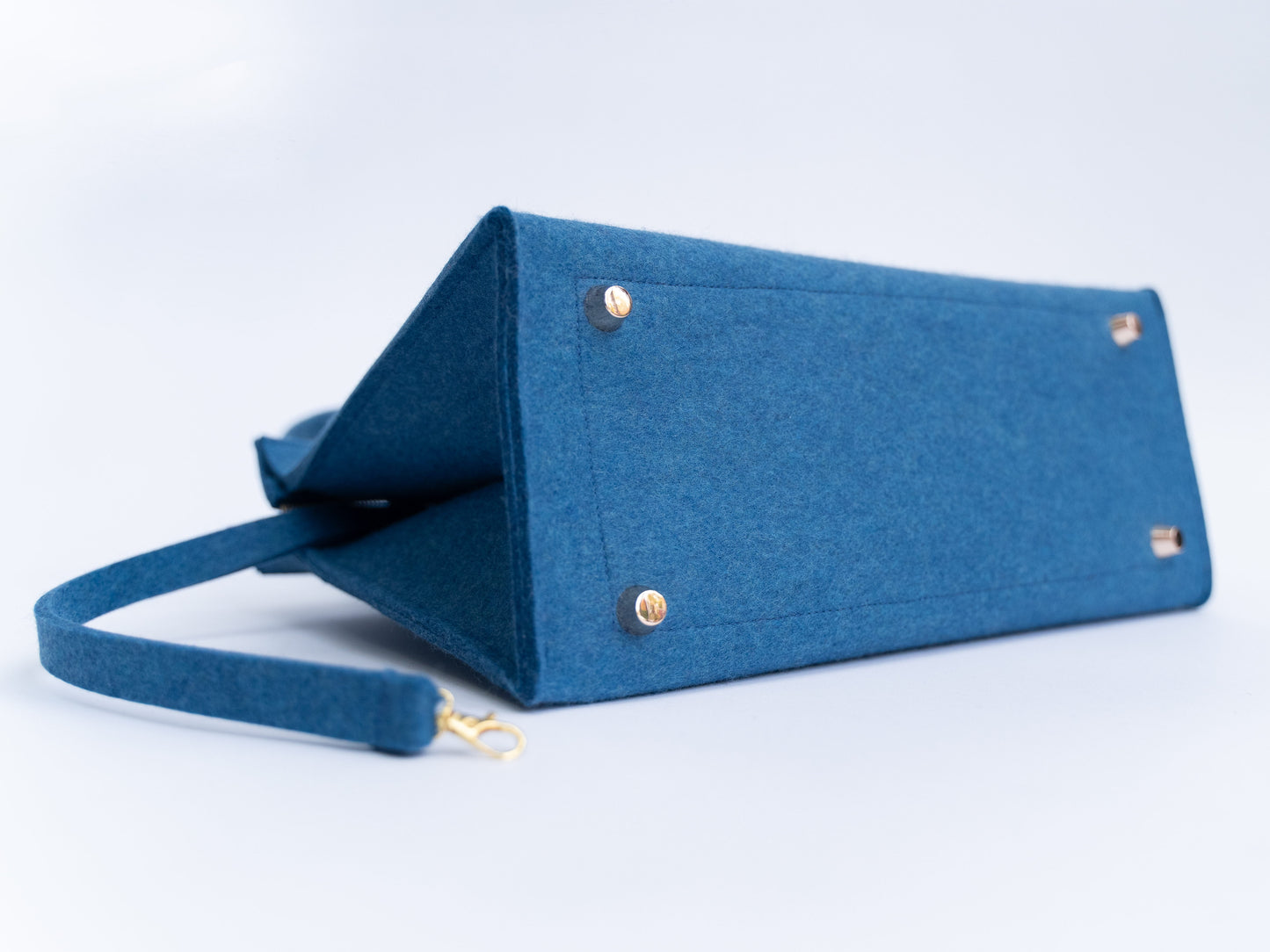 FINE FELT *L* Shoulder-Bag, jeansblau